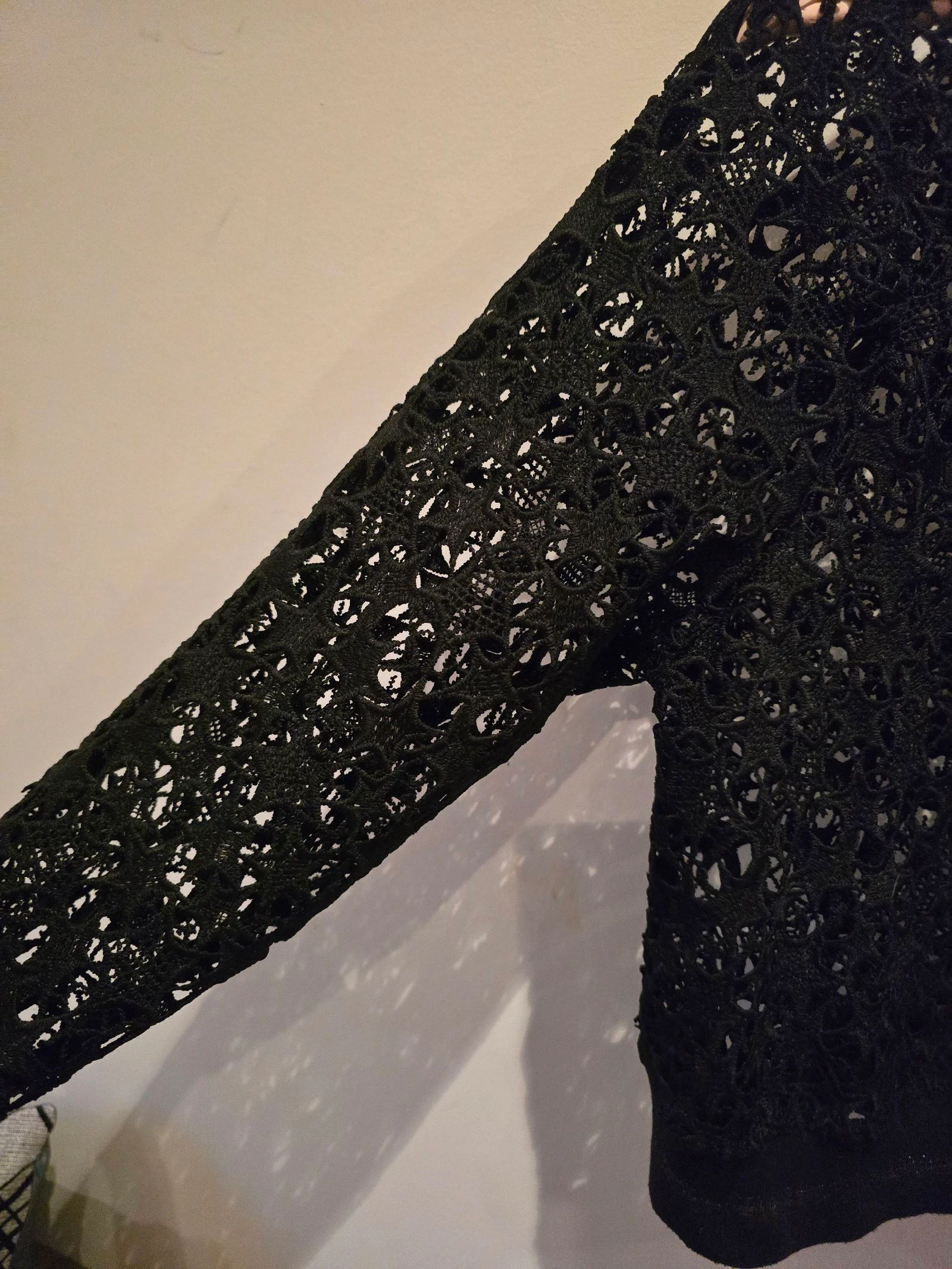 Suéter de tricô preto de Zara Knit - Tamanho S - Com detalhes metalizados (Excelente estado) – photo 4